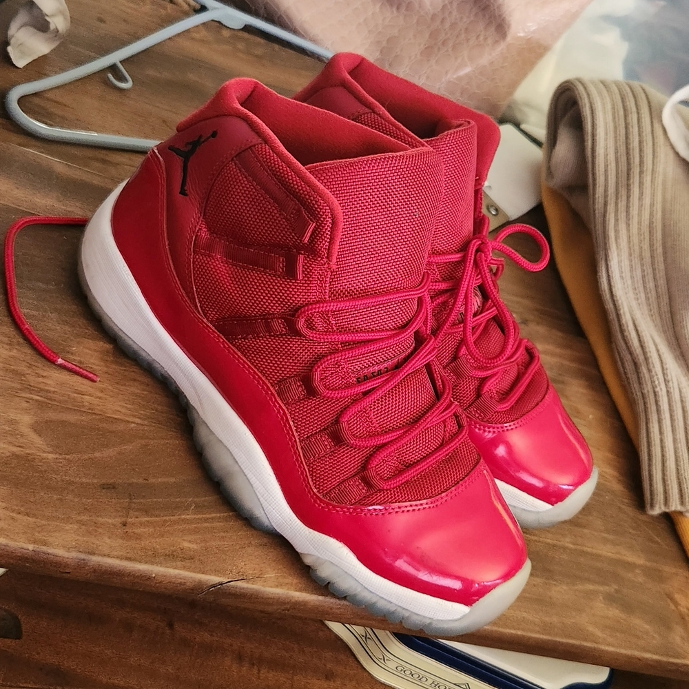 Jordan 11s